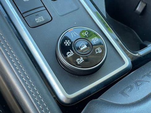 Certified 2023 Nissan Pathfinder Platinum AWD/4WD image 24