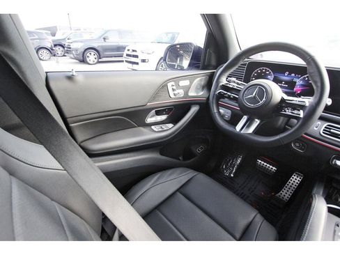 Used 2024 Mercedes-Benz GLS 450 4MATIC image 8