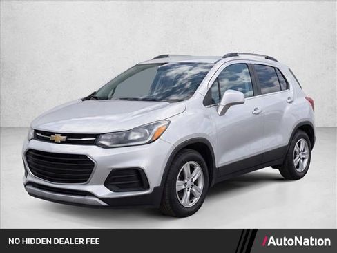 Used 2017 Chevrolet Trax LT w/ LT Convenience Package FWD image 1
