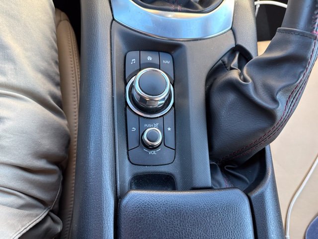 Used 2016 MAZDA MX-5 Miata Grand Touring RWD image 4