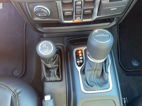 New 2026 Jeep Gladiator Sport AWD/4WD image 19