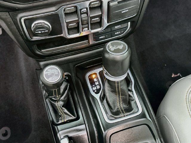 Used 2023 Jeep Wrangler Unlimited Sahara AWD/4WD image 16
