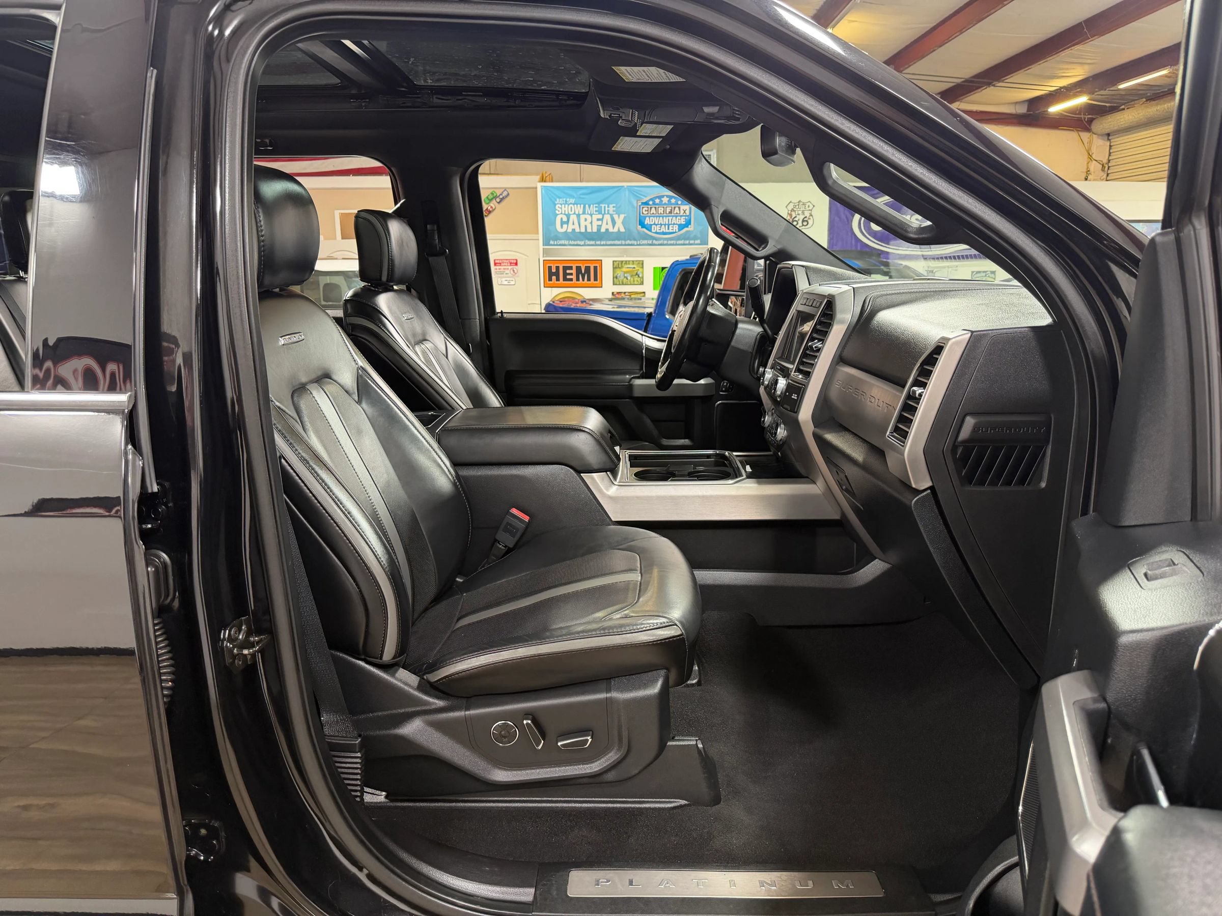 Used 2019 Ford F250 Platinum w/ Platinum Ultimate Package AWD/4WD image 23
