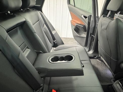 Used 2021 Volkswagen ID.4 Pro S w/ Gradient Package image 30