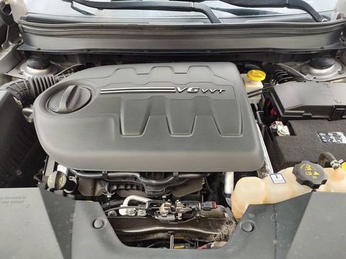 Used 2021 Jeep Cherokee Trailhawk w/ Technology Group AWD/4WD image 32