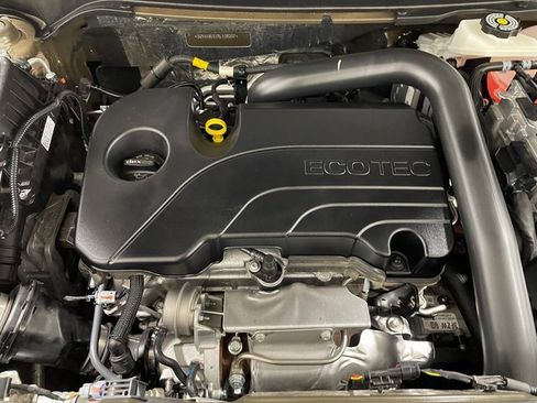 Used 2024 Chevrolet Equinox RS w/ RS Leather Package image 24