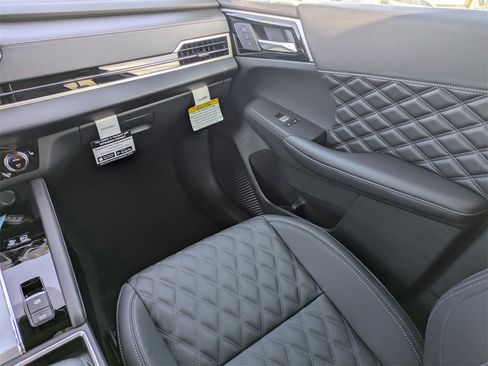 New 2025 Mitsubishi Outlander SEL image 18