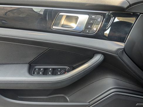 Used 2023 Porsche Panamera image 13