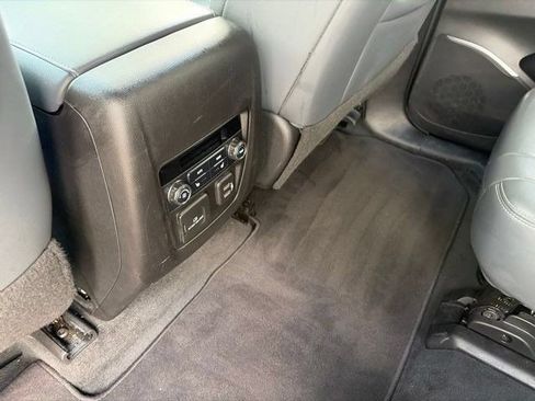 Used 2022 Buick Enclave Premium AWD/4WD image 32