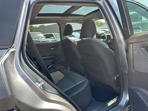 Used 2021 Nissan Rogue SV FWD image 19