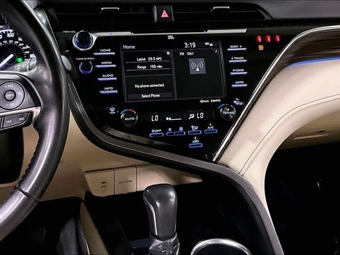 Certified 2018 Toyota Camry XLE w/ Audio Package FWD image 7