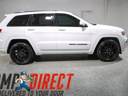 Used 2020 Jeep Grand Cherokee Altitude RWD image 6