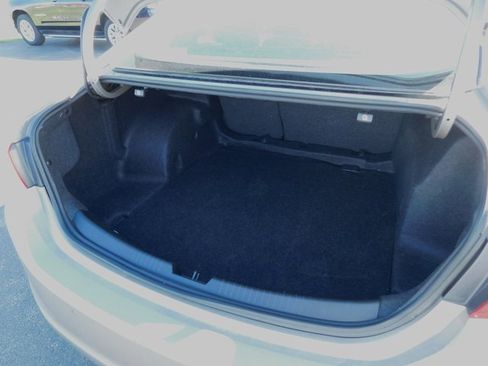 Used 2025 Chevrolet Malibu LT image 12