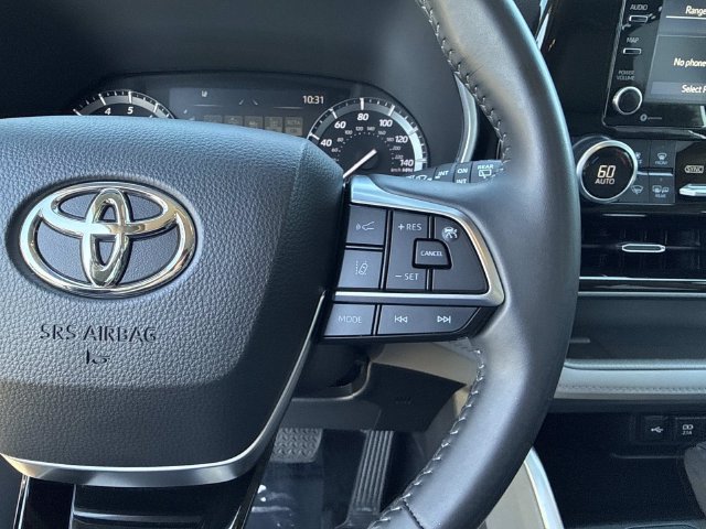 Used 2021 Toyota Highlander XLE FWD image 31