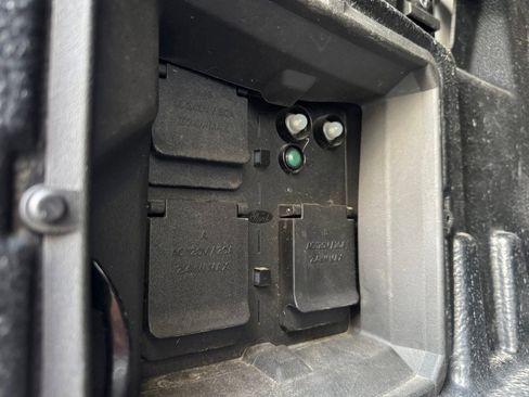 Certified 2022 Ford F150 Lariat w/ Equipment Group 502A High image 19