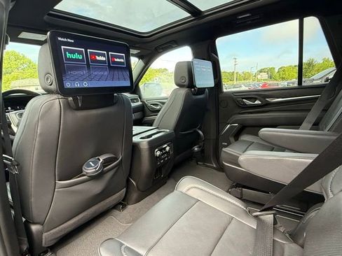 Used 2023 GMC Yukon XL Denali image 18