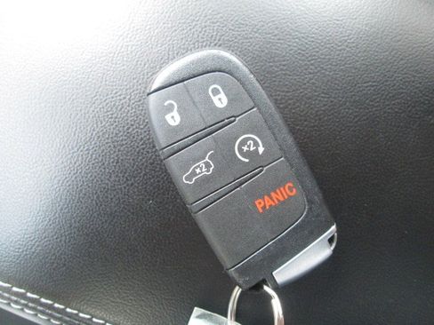 Used 2015 Jeep Grand Cherokee Limited w/ Trailer Tow Group IV image 23