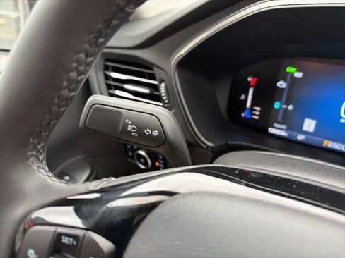 Certified 2023 Ford Escape SE w/ Class II Trailer Tow Package image 43