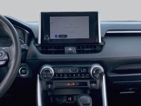 Used 2024 Toyota RAV4 XLE FWD image 7