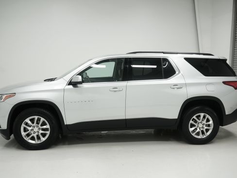 Used 2020 Chevrolet Traverse LT w/ Driver Confidence II Package FWD image 7