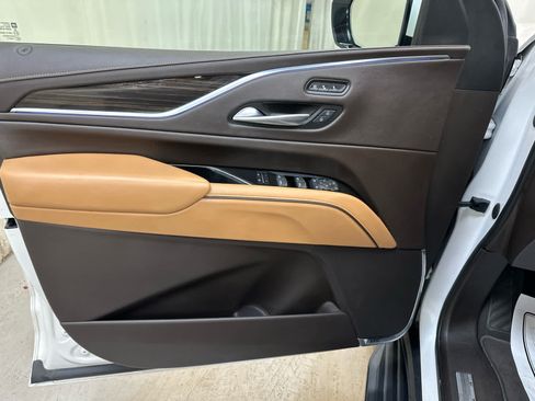 Used 2021 Cadillac Escalade Premium Luxury AWD/4WD image 29