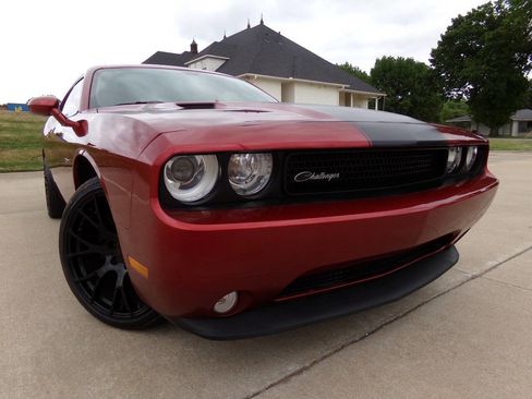 Used 2014 Dodge Challenger R/T RWD image 12