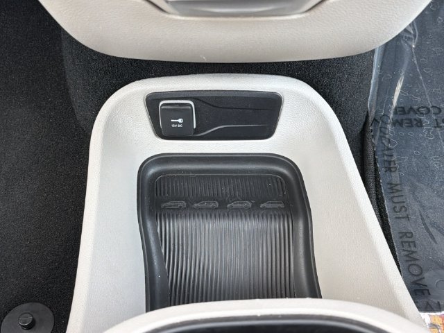 Used 2024 Chrysler Pacifica Touring-L FWD image 22