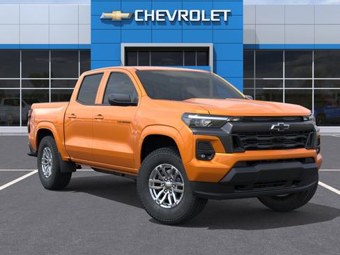 New 2025 Chevrolet Colorado LT w/ LT Convenience Package AWD/4WD image 7
