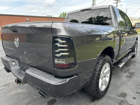 Used 2015 RAM 1500 Express RWD image 3