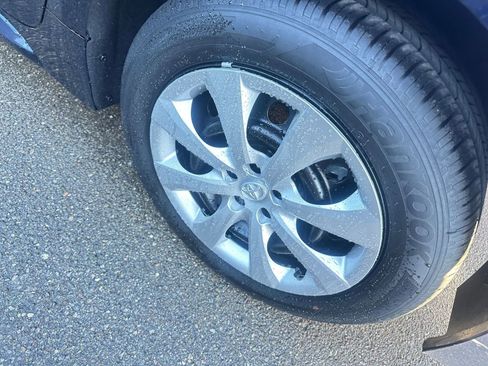 Used 2025 Toyota Corolla LE image 30