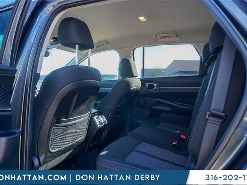 Used 2023 Kia Sorento LX image 20