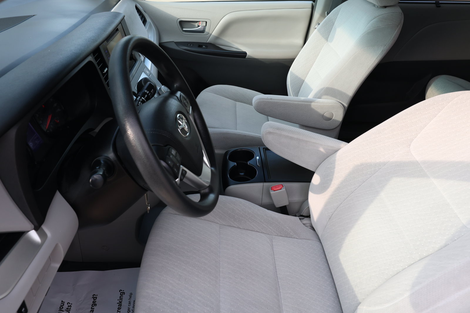 Used 2017 Toyota Sienna LE FWD image 14