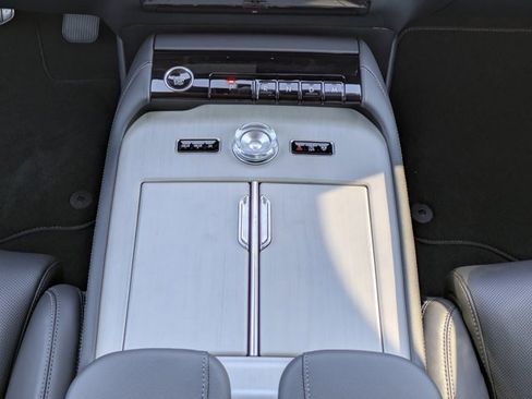 New 2025 Lincoln Navigator Reserve image 24