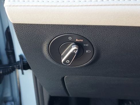 New 2026 Volkswagen Taos SE image 28