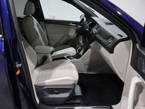 Used 2022 Volkswagen Tiguan SEL R-Line image 26