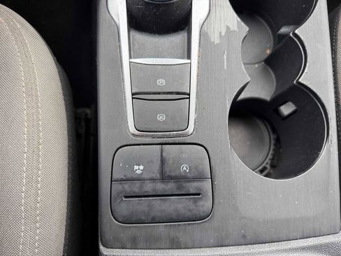 Used 2020 Ford Escape SE image 36