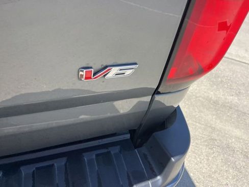 Used 2022 Chevrolet Colorado LT w/ LT Convenience Package AWD/4WD image 7