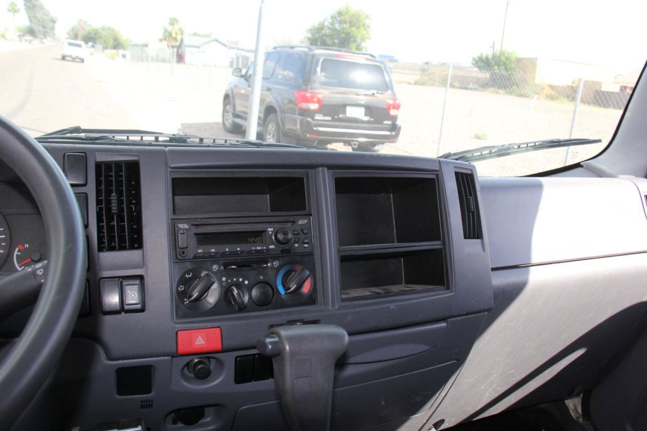 Used 2018 Isuzu NPR RWD image 14