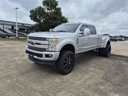 Used 2017 Ford F350 Lariat w/ Lariat Ultimate Package AWD/4WD image 1