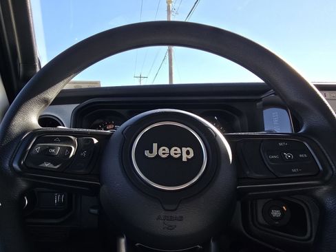 Used 2025 Jeep Wrangler Sport image 20