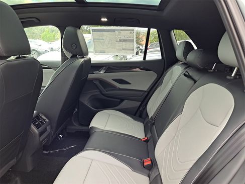 New 2026 Volkswagen Tiguan SE R-Line image 6