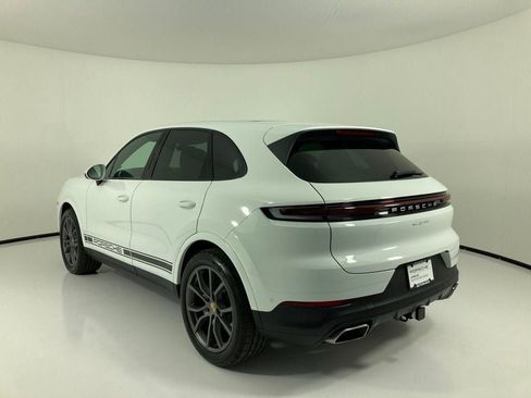 Certified 2024 Porsche Cayenne image 3