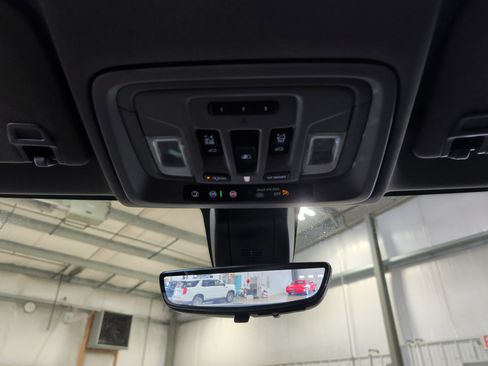 Used 2023 GMC Sierra 2500 Denali w/ Denali Black Diamond Edition AWD/4WD image 12