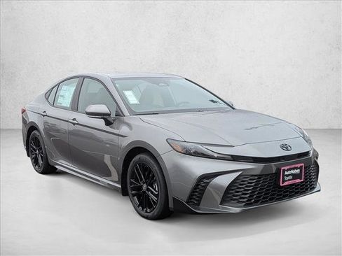New 2026 Toyota Camry SE image 7