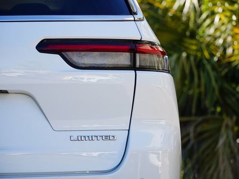 Used 2021 Jeep Grand Cherokee L Limited image 9