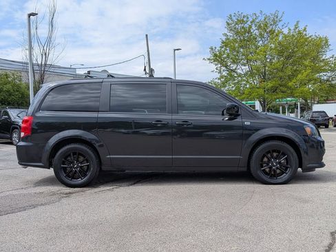 Used 2019 Dodge Grand Caravan SE FWD image 8