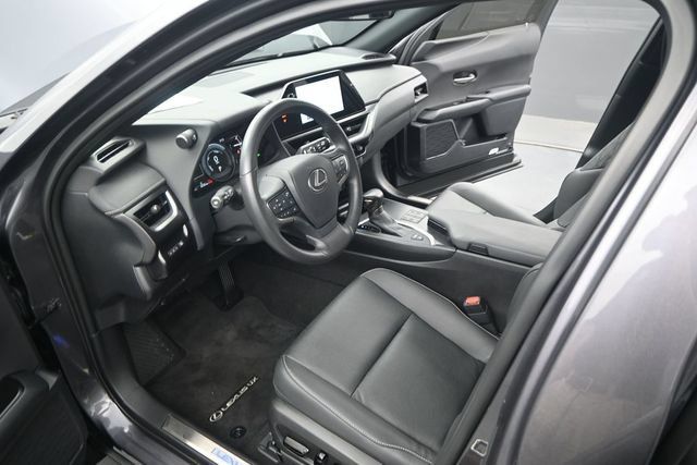 Used 2024 Lexus UX 250h F Sport FWD image 5