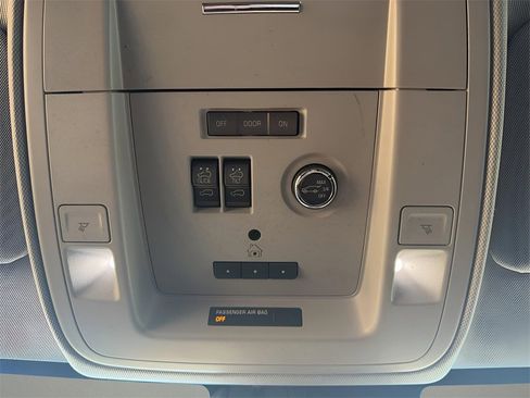 Used 2018 Chevrolet Tahoe Premier image 17