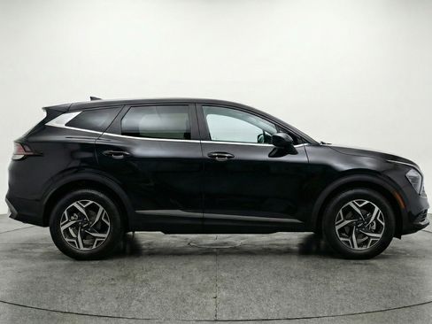 Used 2025 Kia Sportage LX image 11