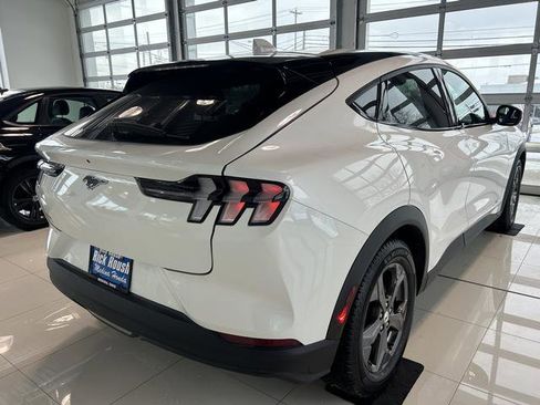 Used 2022 Ford Mustang Mach-E Select image 8